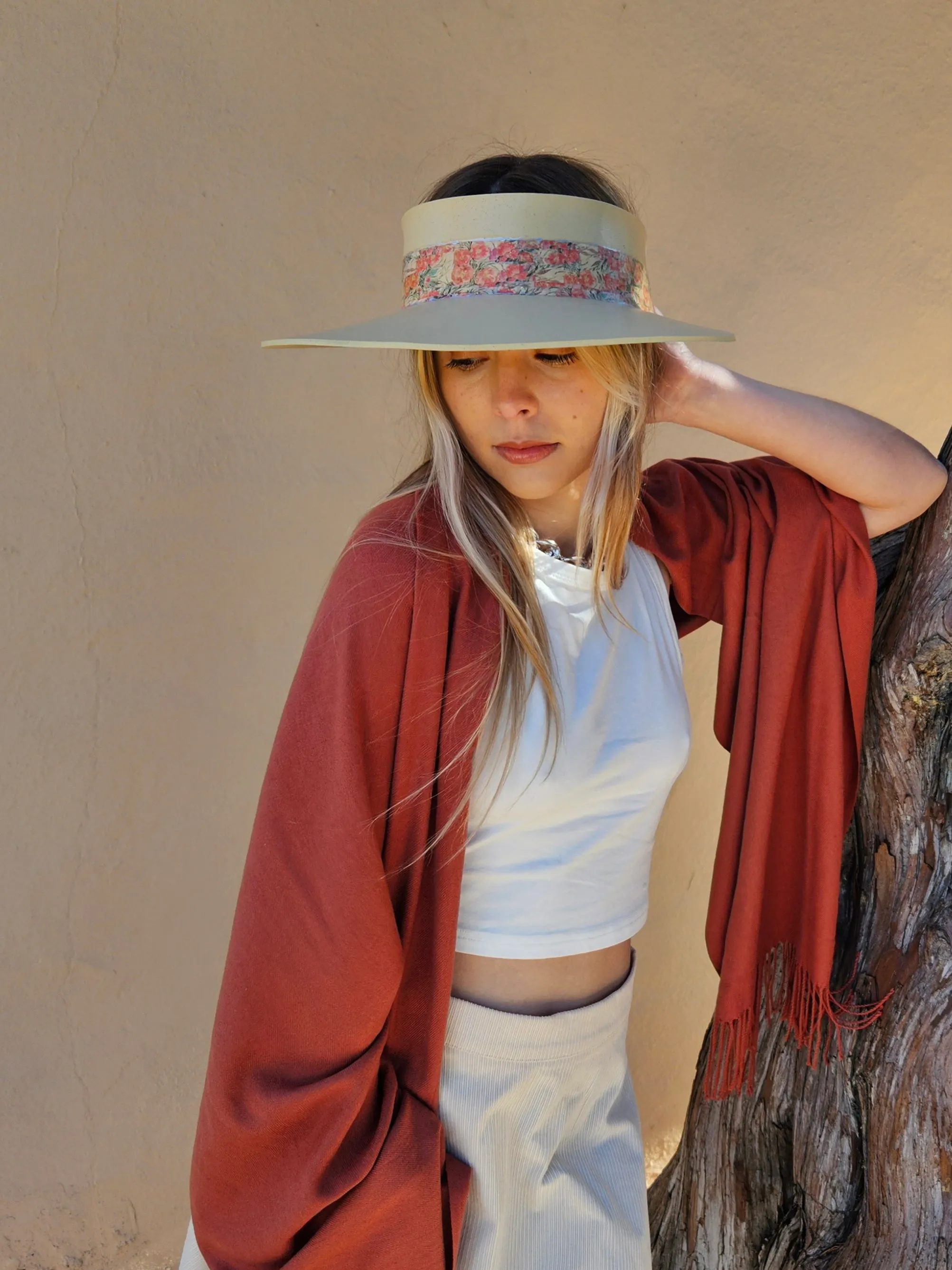Beige "LadyEVA" Visor Hat with Orange Pink Floral Band