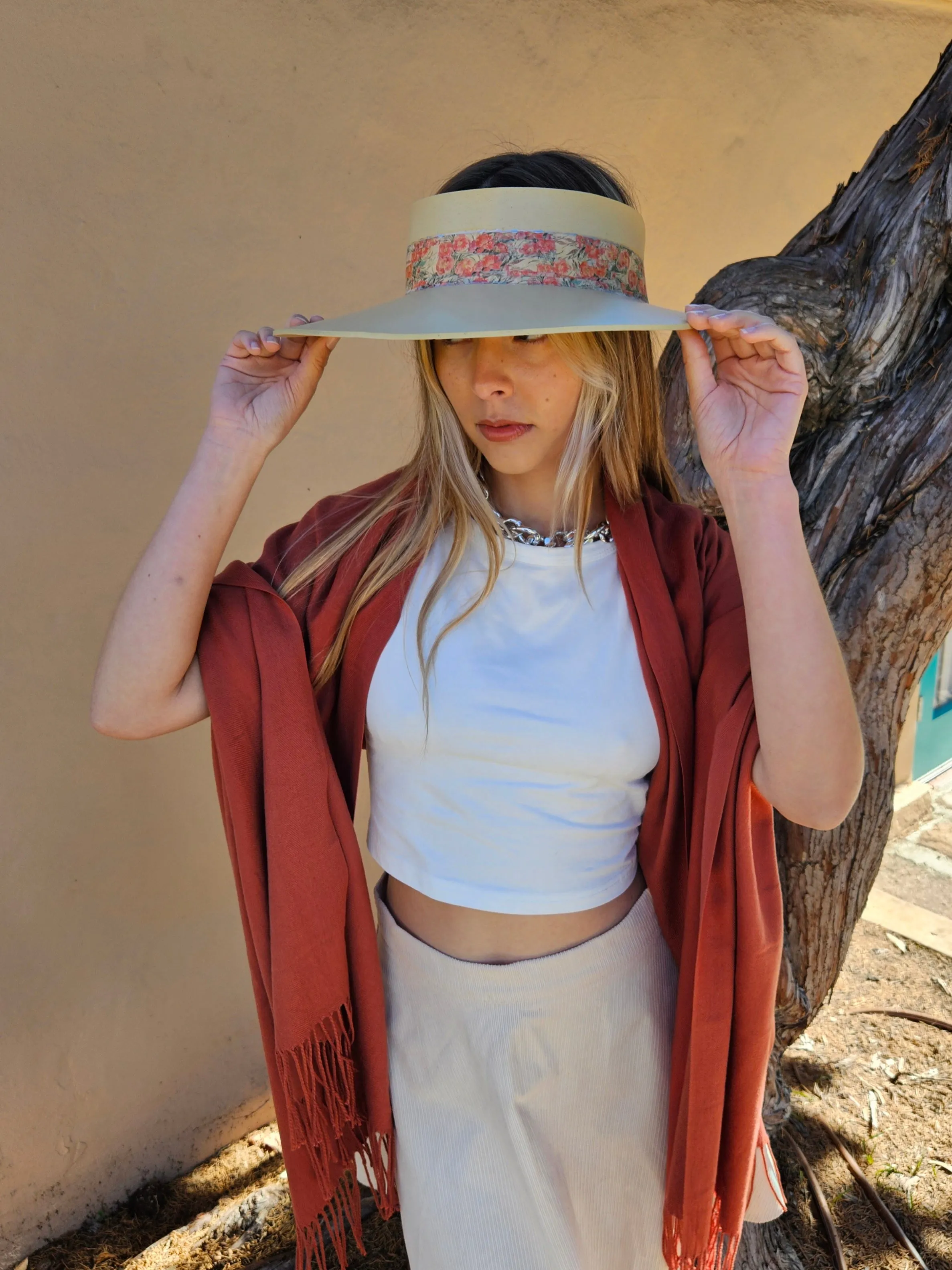 Beige "LadyEVA" Visor Hat with Orange Pink Floral Band