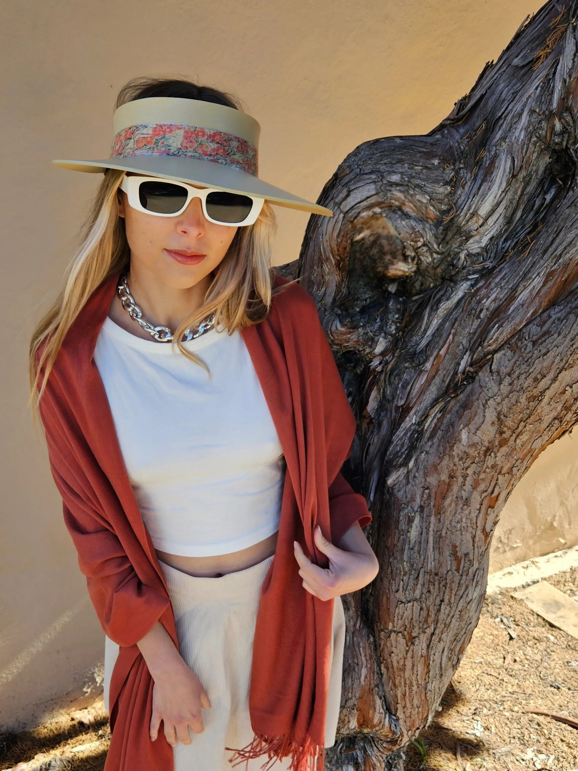 Beige "LadyEVA" Visor Hat with Orange Pink Floral Band