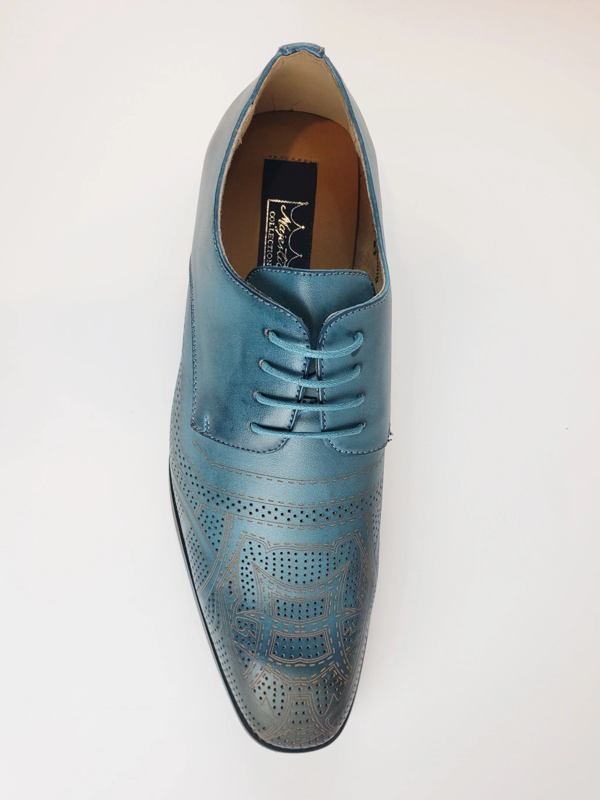 Majestic lace up