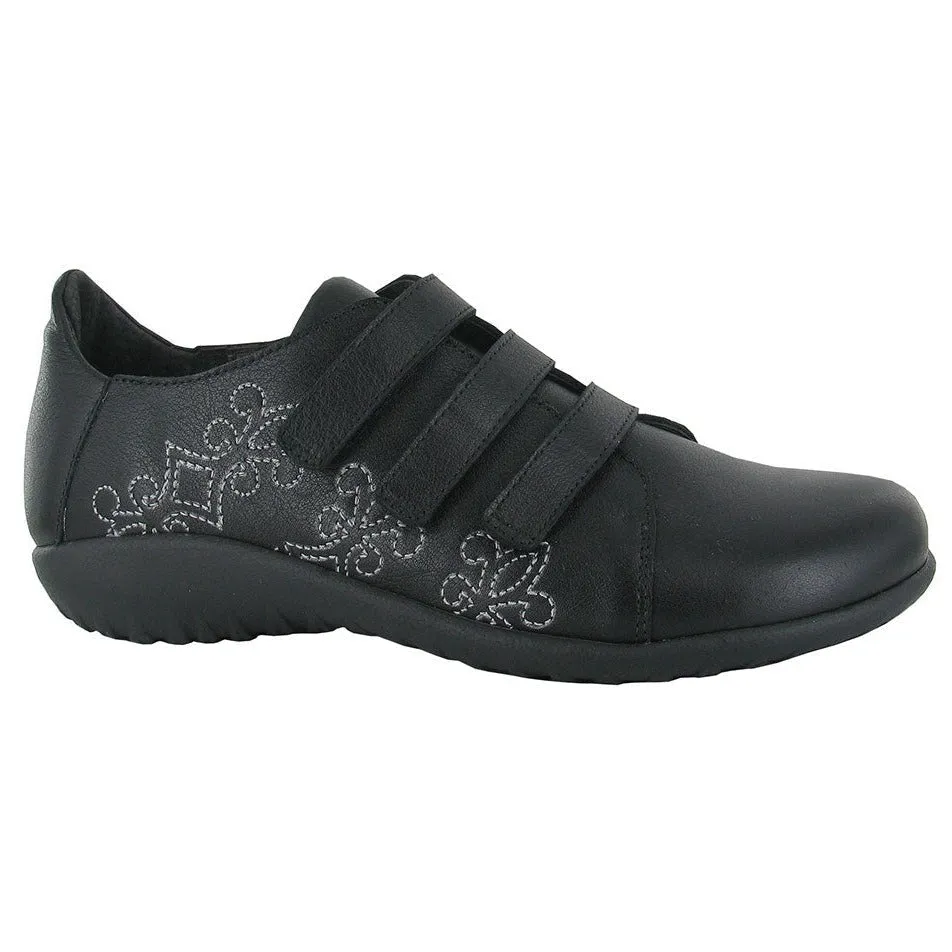 Mihi Embroidered Sneaker (11023)