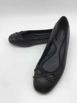 Pre-Owned Born Black Size 6.5 Ballet Flats
