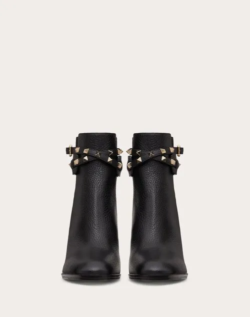 ROCKSTUD GRAINY CALFSKIN ANKLE BOOT 80 MM